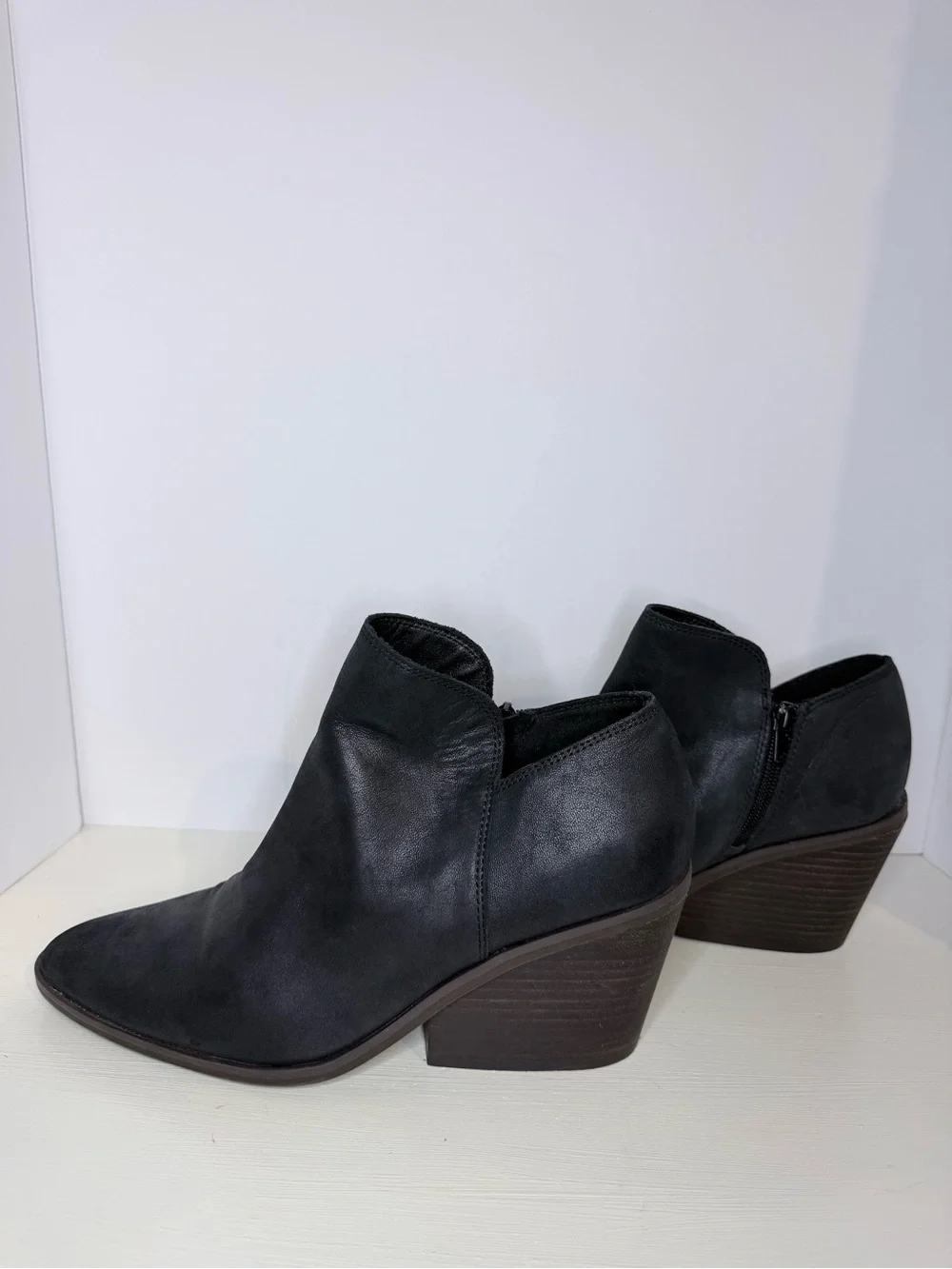 Lucky Brand Black Distressed Leather Ankle Booties Block Heel 9.5M